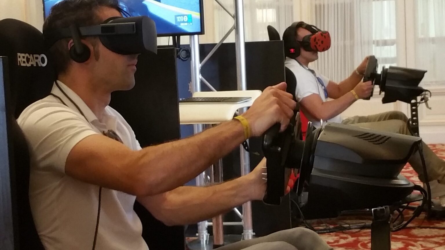 Simulateur de course auto en réalité virtuelle